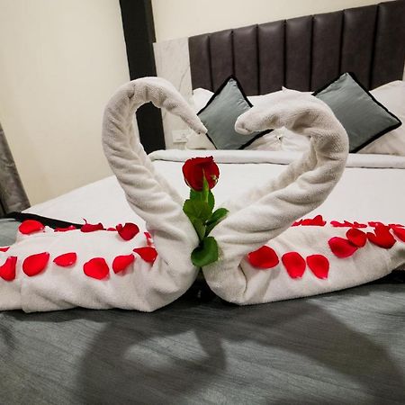 Hotel Parameshwara Luxury Awaits Vijayawāda Eksteriør billede