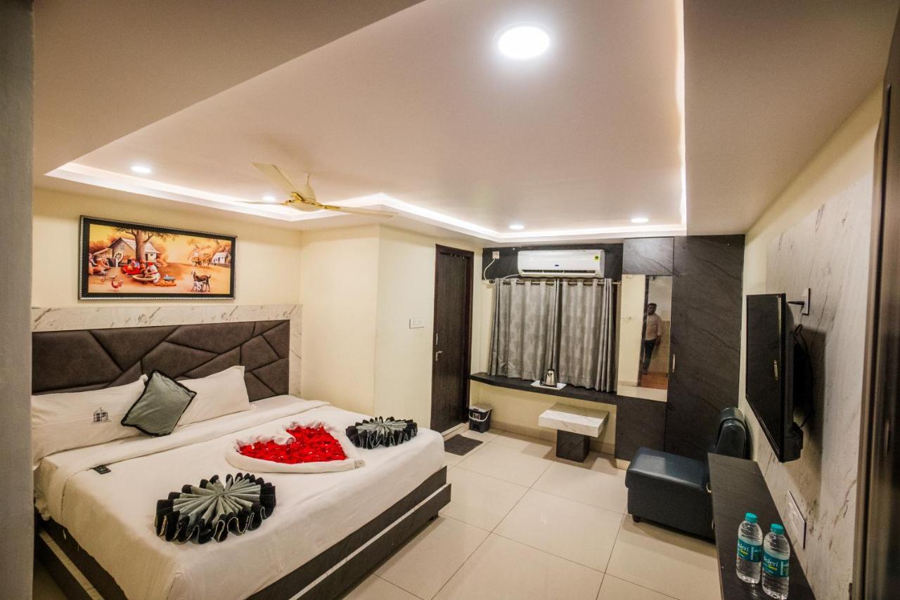 Hotel Parameshwara Luxury Awaits Vijayawāda Eksteriør billede