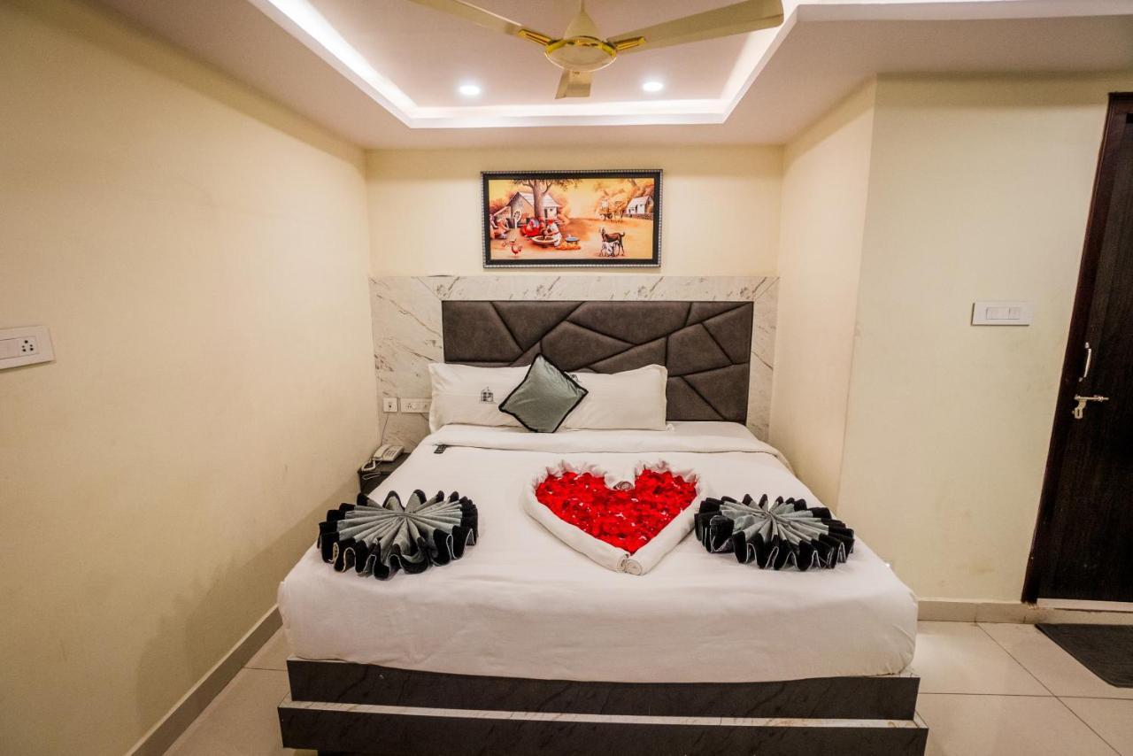 Hotel Parameshwara Luxury Awaits Vijayawāda Eksteriør billede